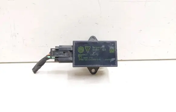 Volkswagen Touareg I Seat heating relay 7L0959772