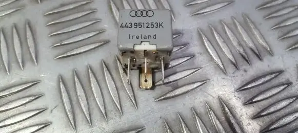 Audi A4 S4 B5 8D Other relay 443951253k 899512
