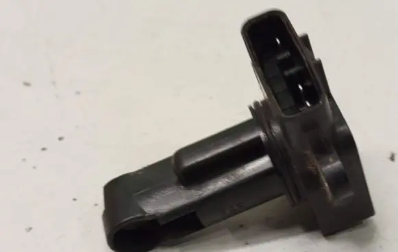 Toyota Corolla E120 E130 Mass air flow meter 2220433010 1974002260