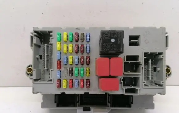 Alfa Romeo 159 Fuse module 406626