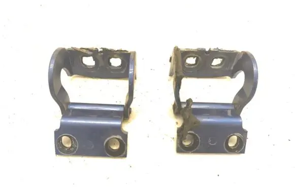 Tailgate/trunk/boot hinge