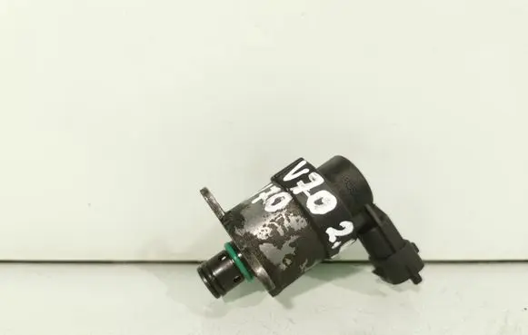 Volvo V70 Fuel pressure regulator 