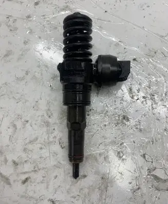 Audi A3 S3 8L Fuel injector 038130073 038130073AG 0414720215