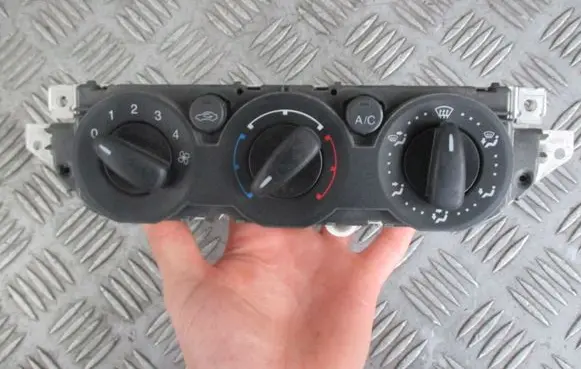 Ford Focus Central console control unit 3M5T19980AD