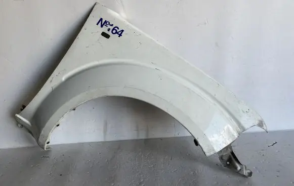 Nissan NP300 Fender