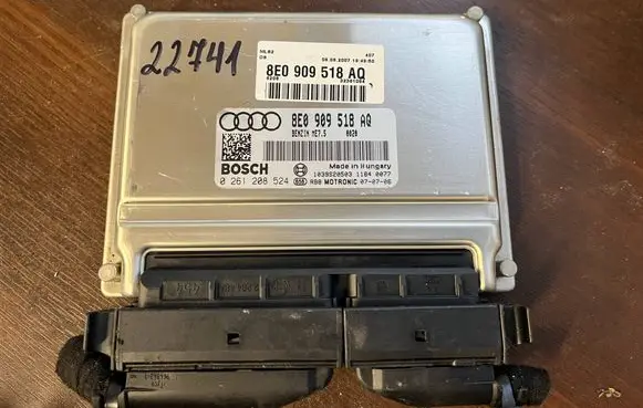 Audi A4 S4 B7 8E 8H Engine control unit/module 8e0909518aq 0261208524