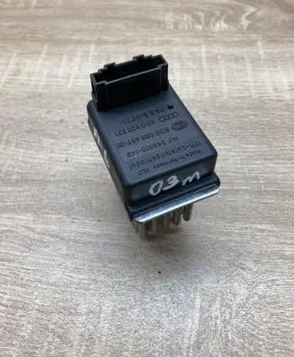 Audi A6 S6 C5 4B Heater blower motor/fan resistor 4B0820521 5DS006467