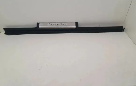 Mercedes-Benz R W251 Front sill trim cover A2516800135