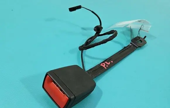 Volkswagen Tiguan Front seatbelt 5NA857755 IMPRK1553242