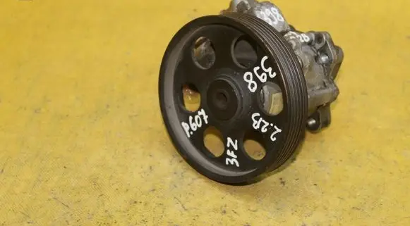Peugeot 607 Power steering pump