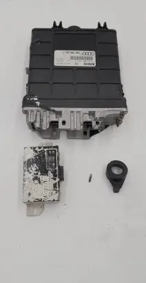 Audi A4 S4 B5 8D Engine control unit/module 028906021F 28SA2589 0281001366