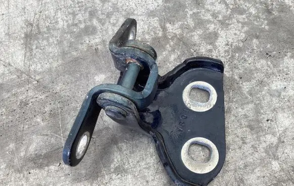 Cadillac CTS Front door upper hinge