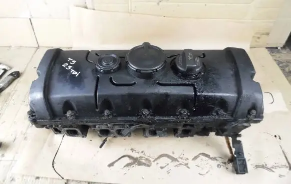 Volkswagen Transporter - Caravelle T5 Engine head 071033735