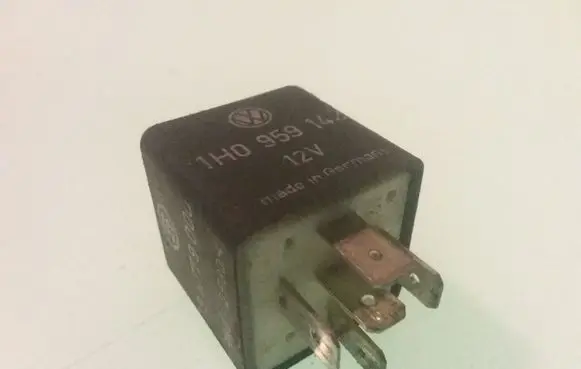 Audi A4 S4 B5 8D Other relay 8D0951253A 373