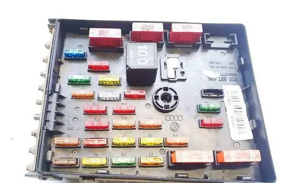 Volkswagen PASSAT B6 Fuse box set 3c0937125 6359-2777