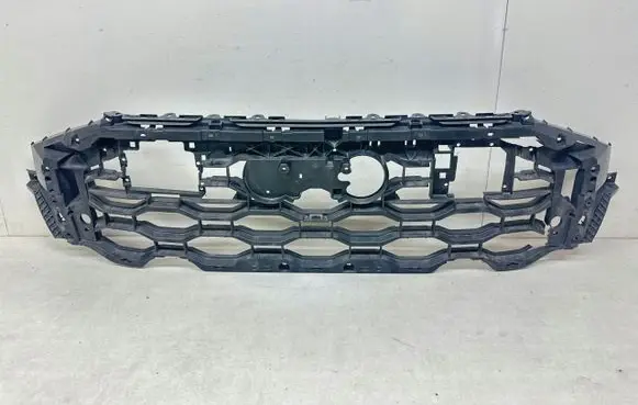 Audi Q8 Front bumper upper radiator grill 4M8807233D 4M8807233