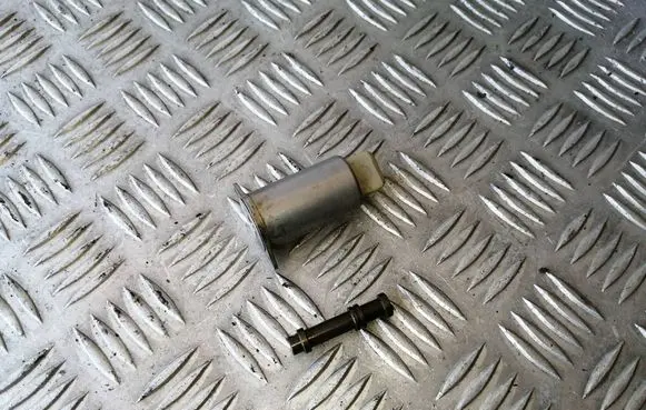 Audi A6 S6 C5 4B Camshaft vanos timing valve 21600005 C271300702