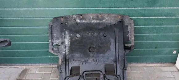 BMW 7 F01 F02 F03 F04 Engine splash shield/under tray 7185113