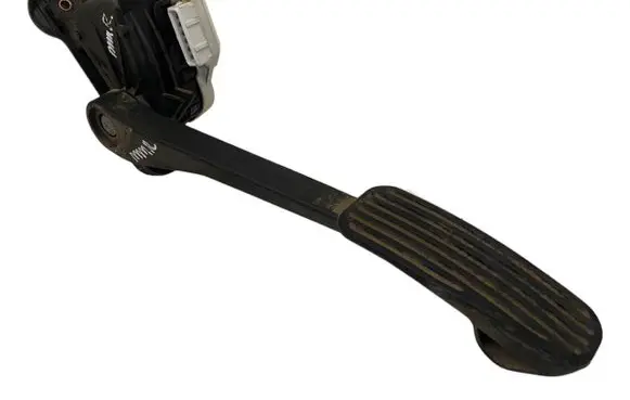 Volvo V70 Accelerator throttle pedal 30666660 6PV00853700