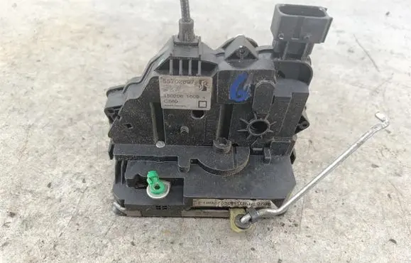 Fiat Grande Punto Front door lock 55702897