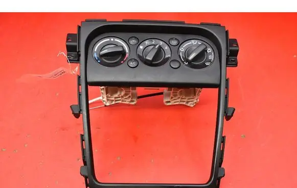 Suzuki SX4 Climate control unit