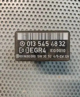 Mercedes-Benz E W124 Other relay 0135454832 898690000