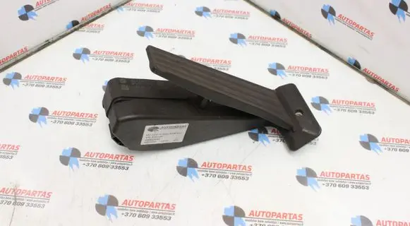BMW 1 E81 E87 Accelerator throttle pedal 6786588