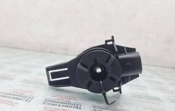 Audi A4 S4 B8 8K Radiator mount bracket