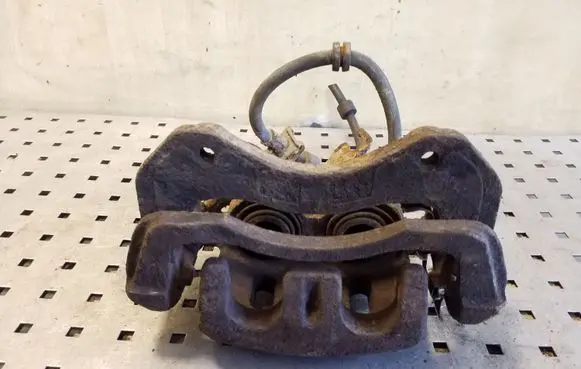 Mitsubishi Outlander Front brake caliper