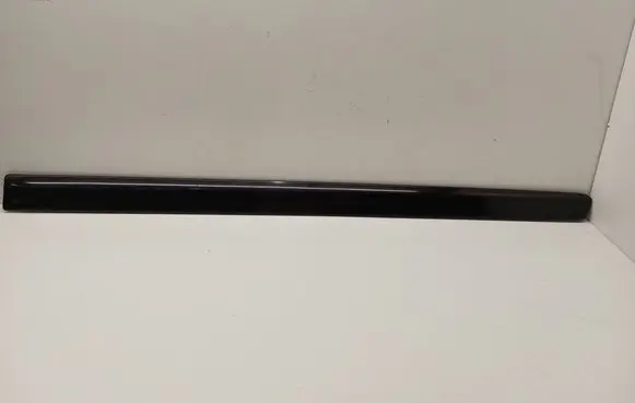 Volkswagen Tiguan Front door trim (molding) 5N0853516