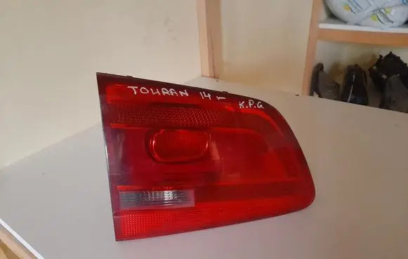Volkswagen Touran II Tailgate rear/tail lights