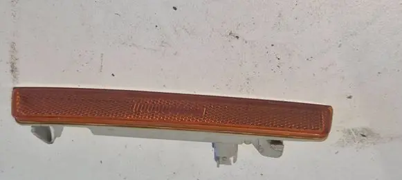 Dodge Challenger Front reflector 68195789AB