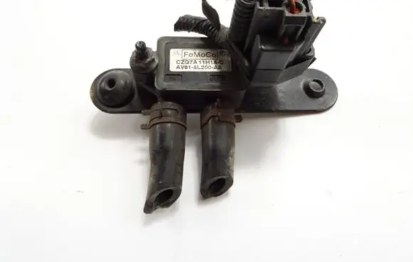 Ford C-MAX II Exhaust gas pressure sensor AV615L200AA CZQ7A11H18C
