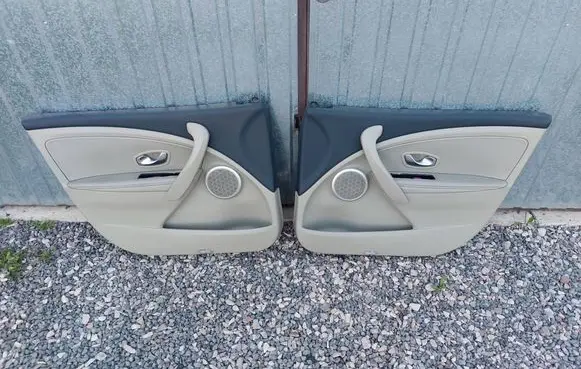 Renault Megane III Front door card panel trim 809010444R 809000426R