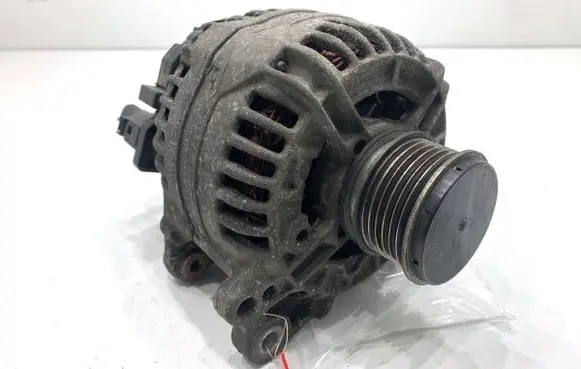 Volkswagen Golf V Generator/alternator 06F903023F