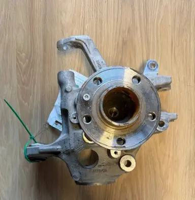 Volvo S60 Rear wheel hub 32395007