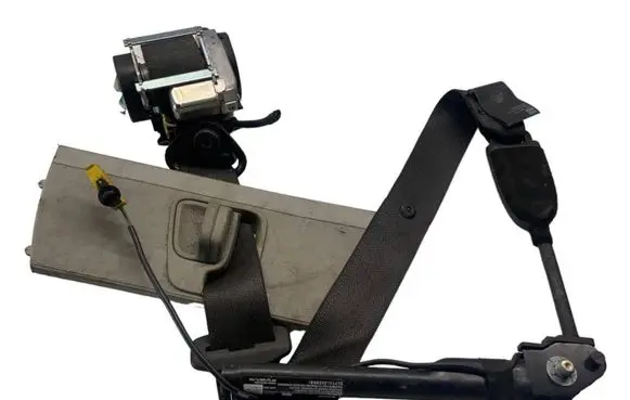Opel Astra J Front seatbelt 13297101 13251170 617878000