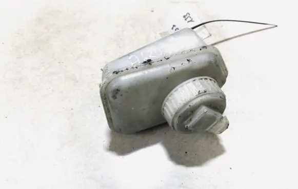 Opel Astra F Brake fluid reservoir 