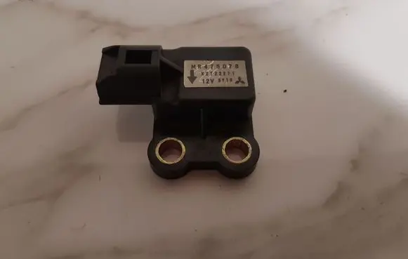 Opel Insignia A Airbag deployment crash/impact sensor MR475078