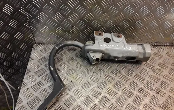 Mercedes-Benz S W126 Tailgate/trunk/boot hinge