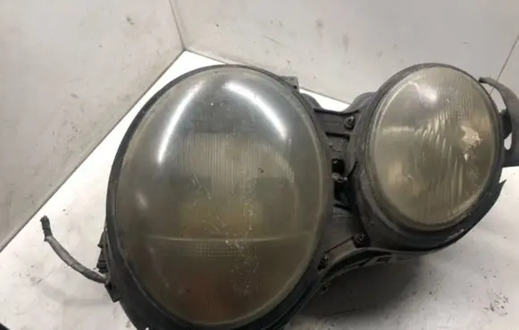 Mercedes-Benz E W210 Headlight/headlamp 00745700