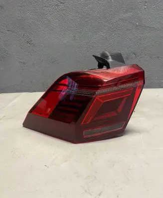 Volkswagen Tiguan Rear/tail lights 5NA945207J