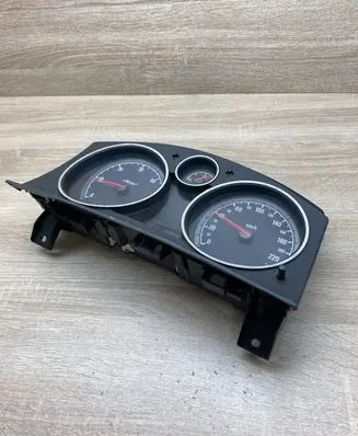 Opel Zafira B Speedometer (instrument cluster) 13267544