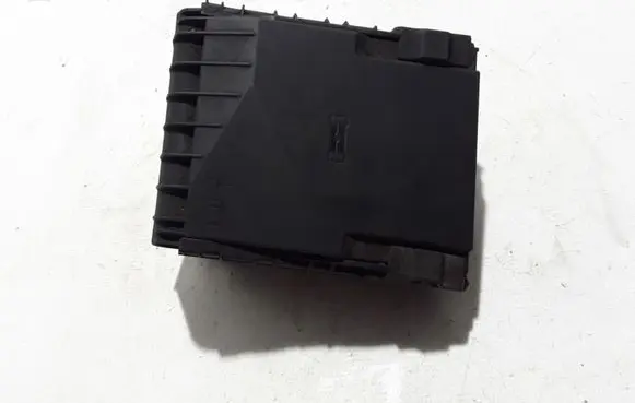 Volkswagen Caddy Fuse module 1K0937629A