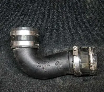 Volvo XC90 Intercooler hose/pipe 30751920