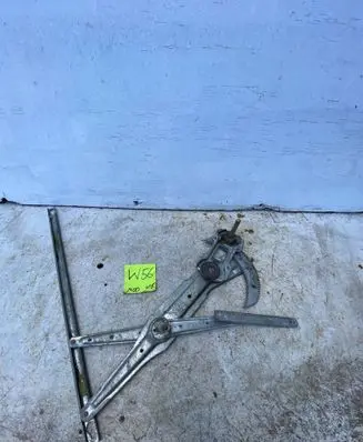 Honda Civic Front door manual window regulator