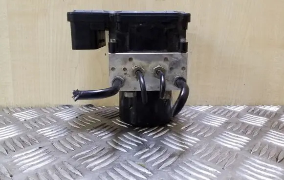Volvo XC70 ABS Pump 30681619 8G9N2C405AC