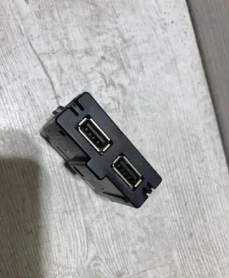 USB socket connector