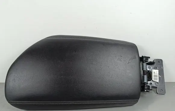 Genesis GV70 Armrest AR0AE1 84660AR000 202409100064