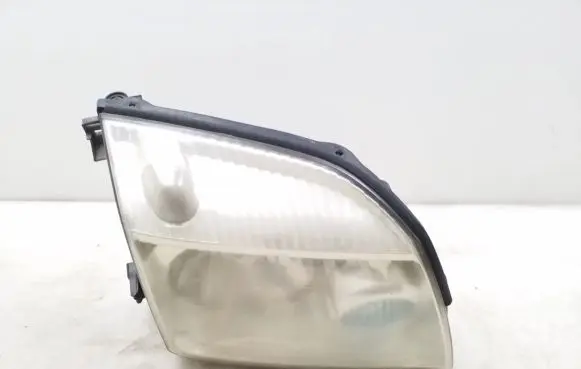 Nissan X-Trail T30 Headlight/headlamp